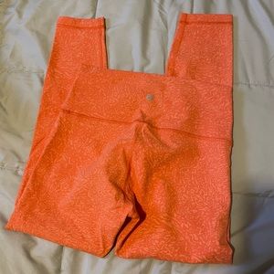 Wunder Train’s Lululemon size 8